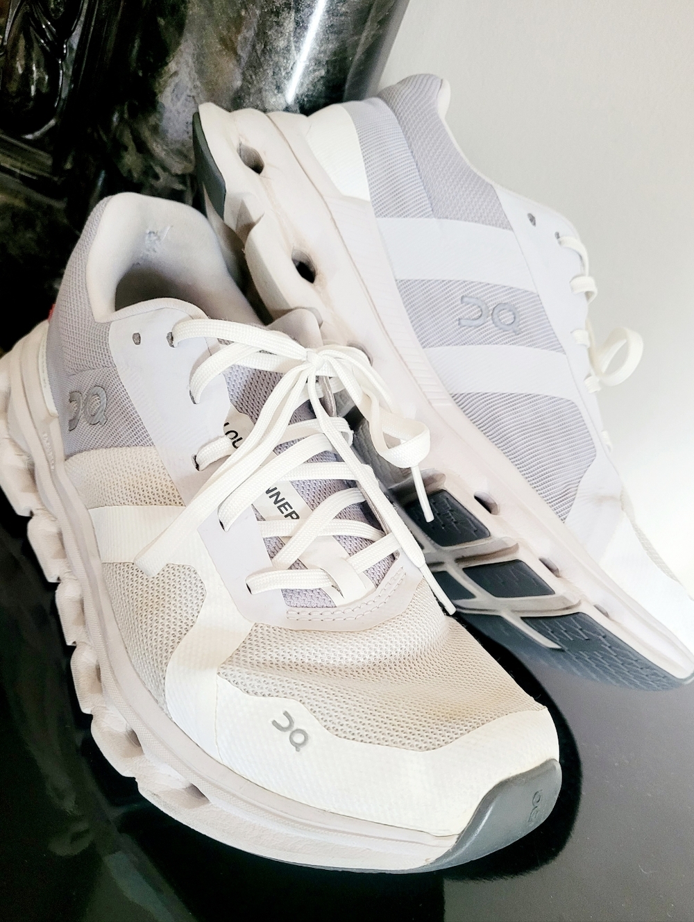 ON Cloudrunner 2 Women's Lightweight White/Frost Gray Sneakers US 8 - Picture 15 of 16